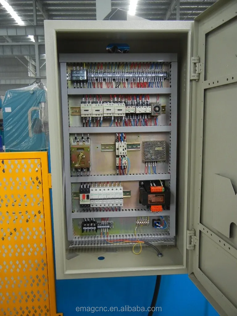 4 Electric Cabinet(Siemens electrics) of Hydraulic Shearing  Machine.JPG