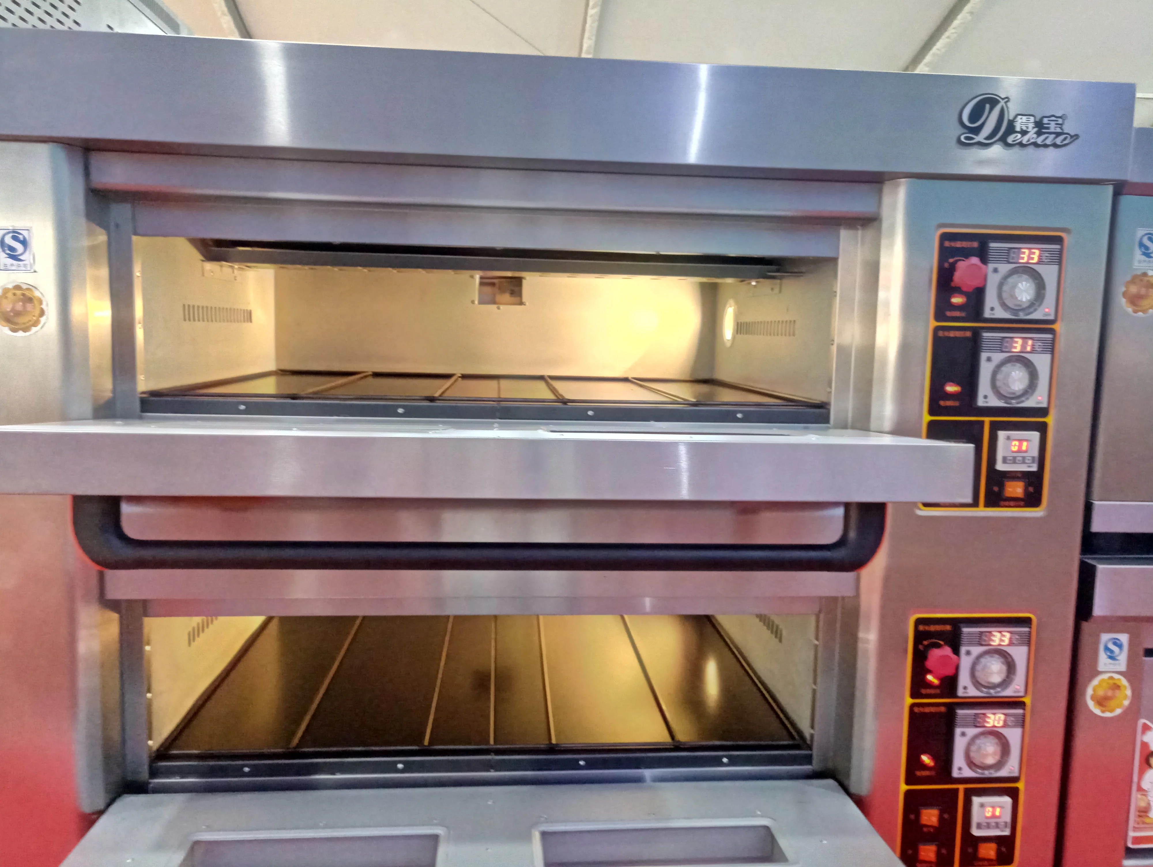 3 Layer 6 Tray Gas Oven Bakery 3 Deck Oven Machine For Making Bread