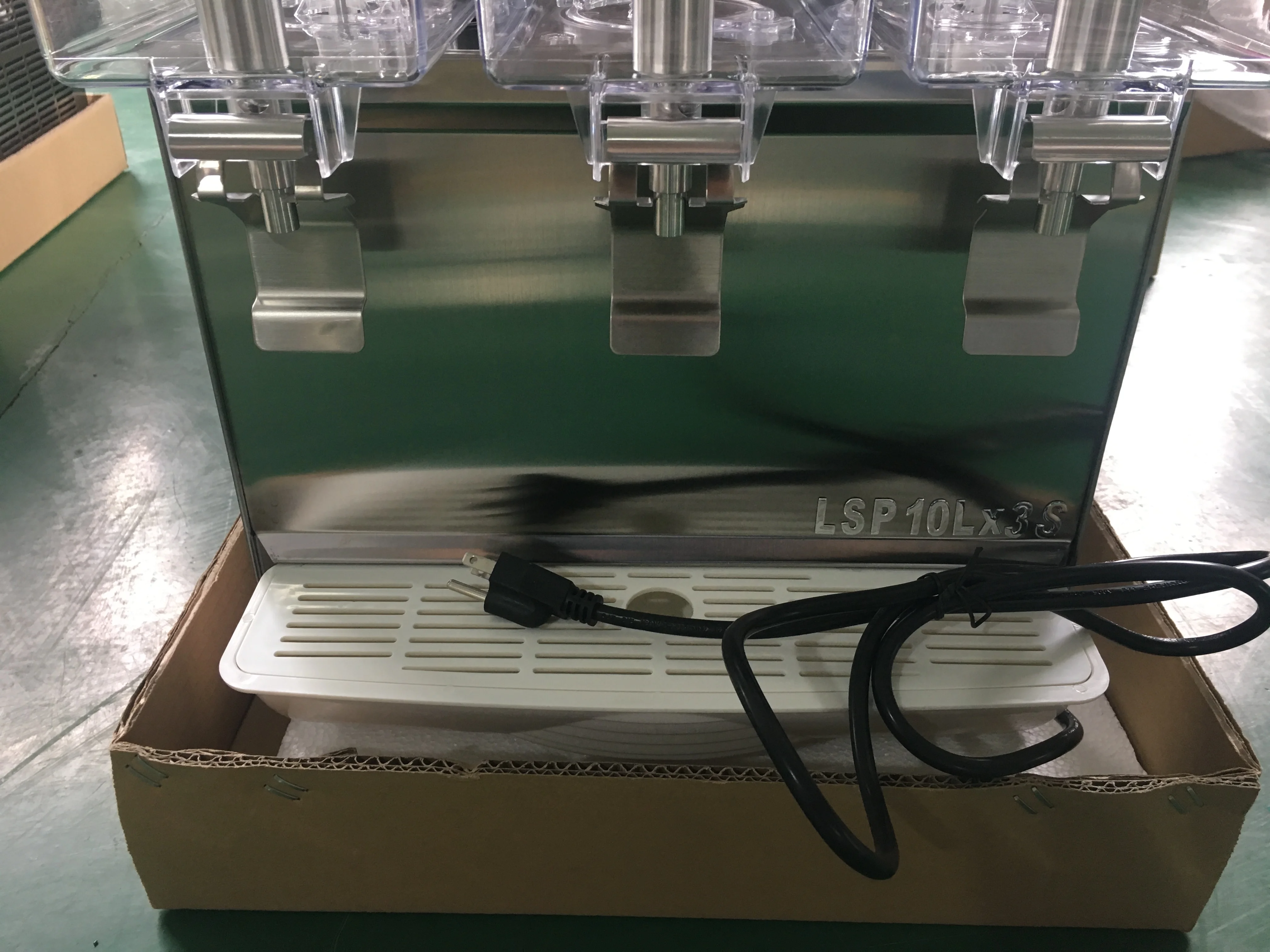 juice dispenser 1.jpg