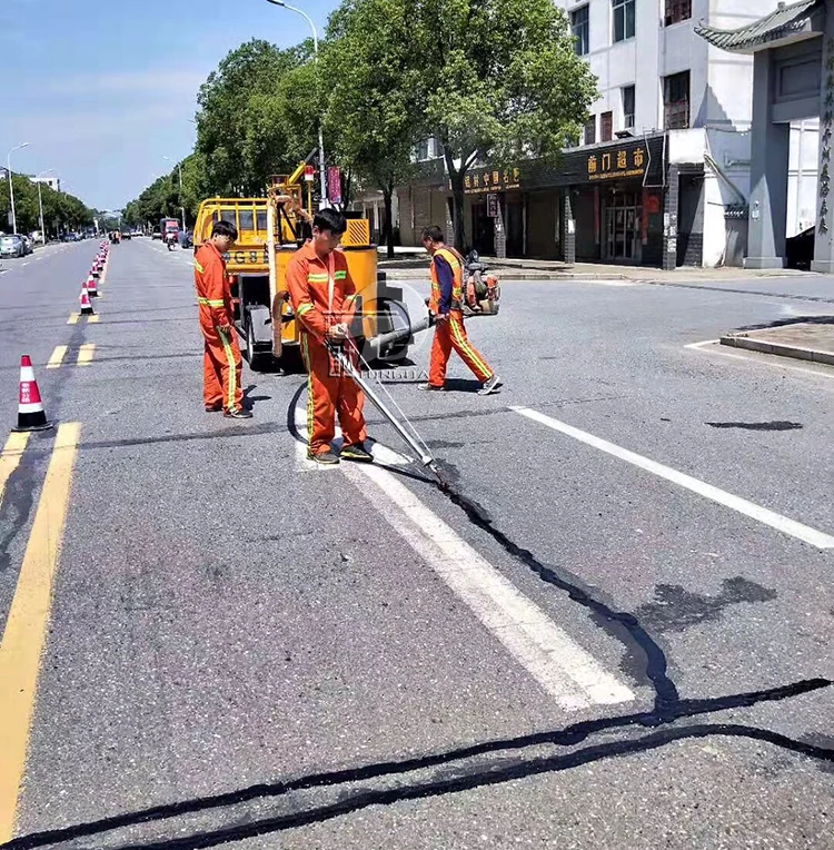 Asphalt Concrete Road Repair Crack Filling Sealing Machine Self