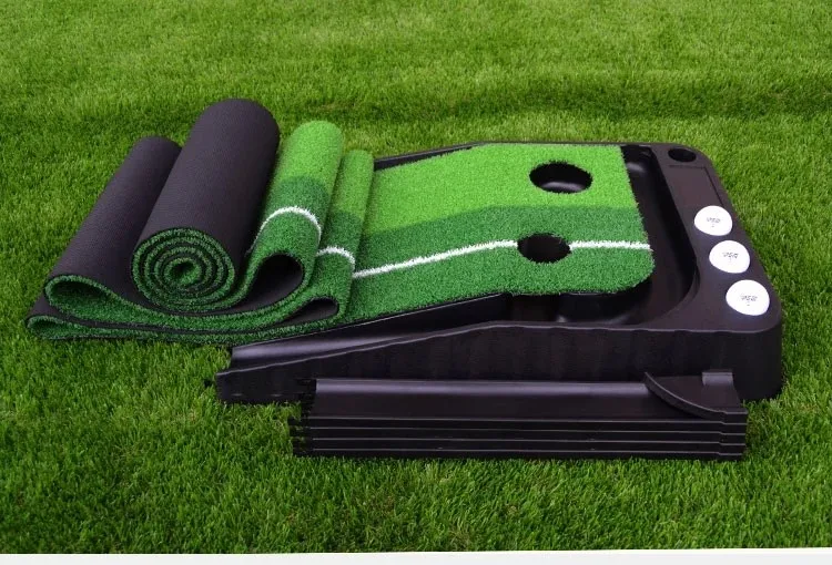 Indoor And Outdoor Mini Golf Putting Green With Ball Auto Return 250 Cm