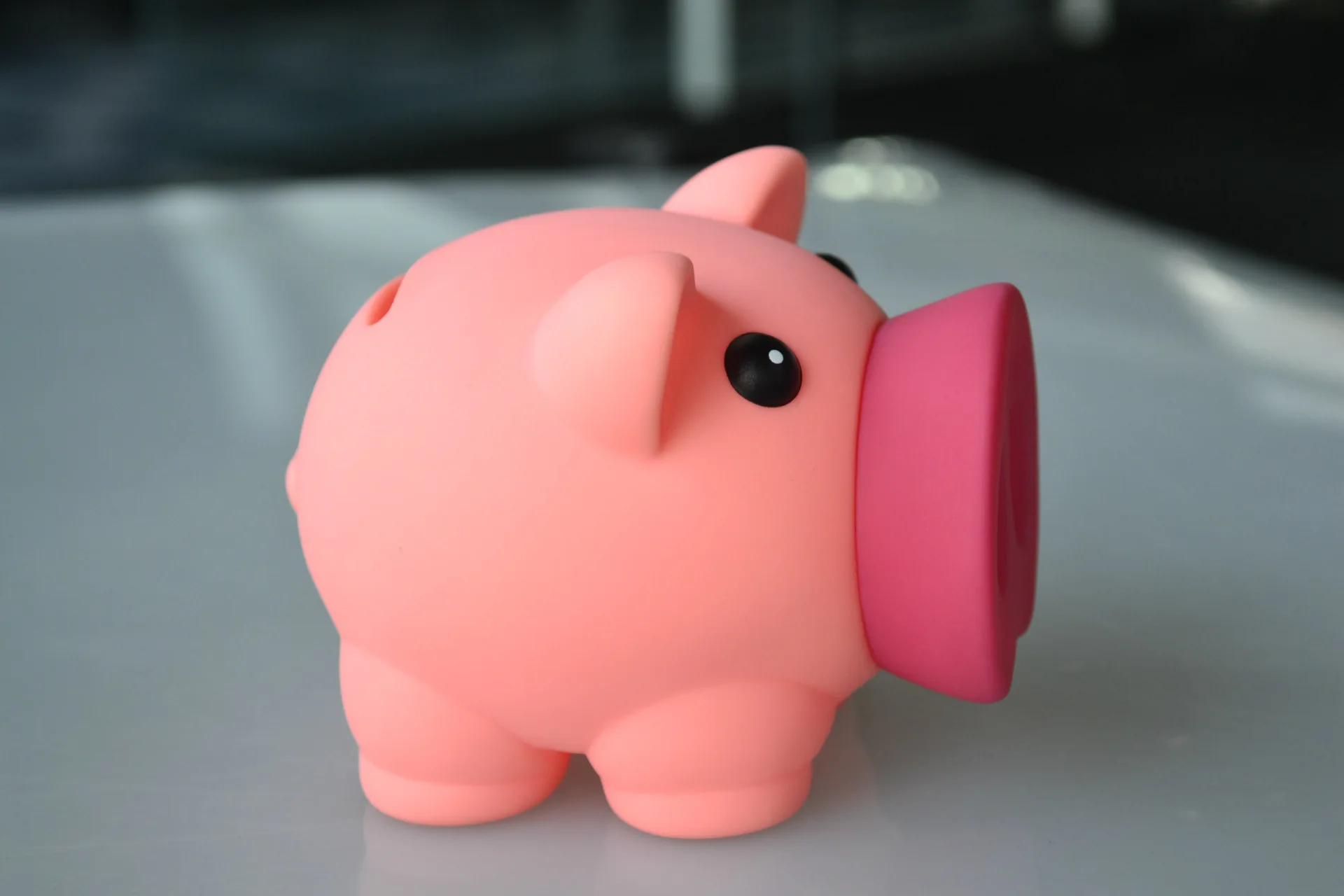 Promotional Pig Shaped Plastic Piggy Bank Wholesale Piggy Coin Bank