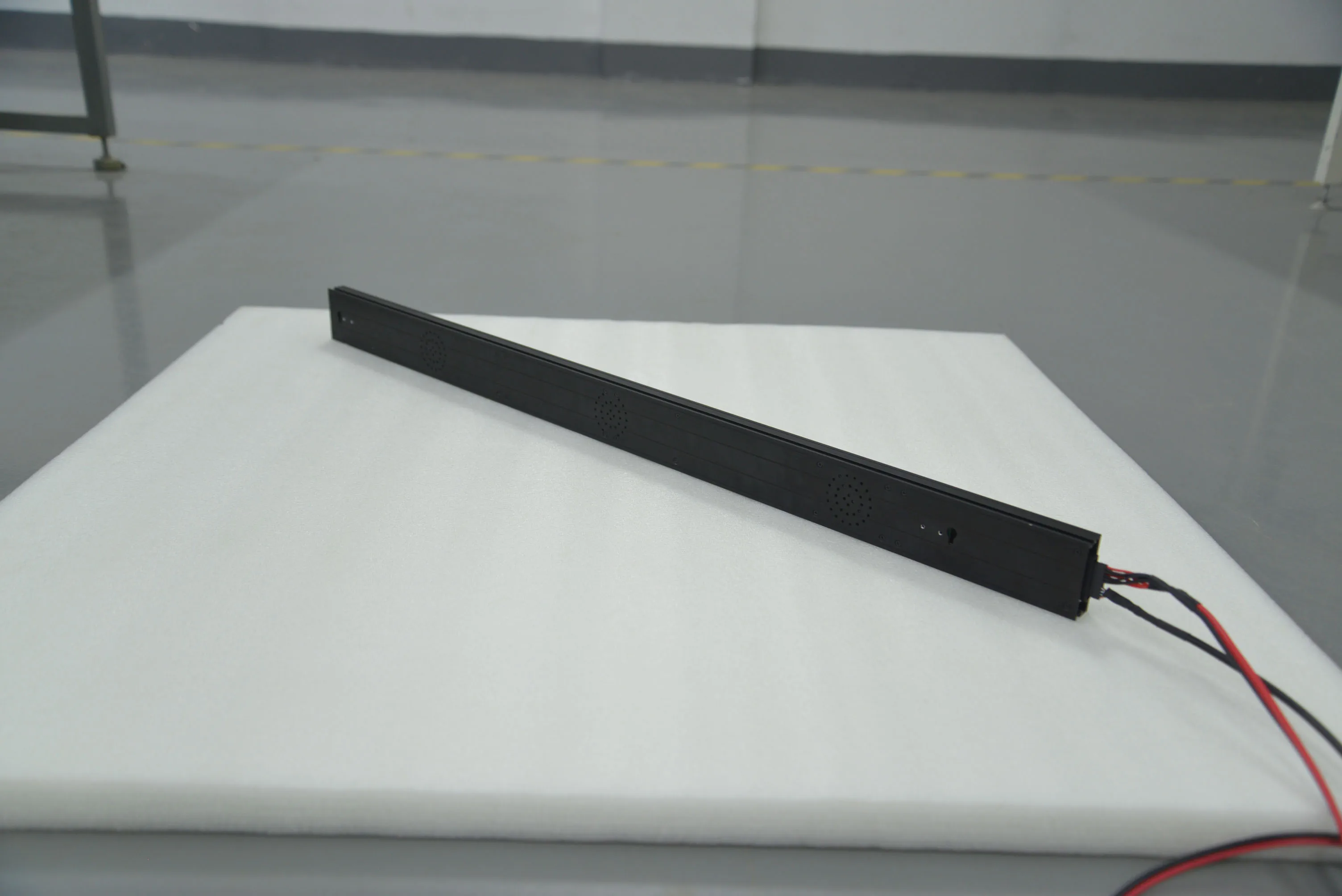 High resolution store advertising p1.25 cob HD led shelf display screen