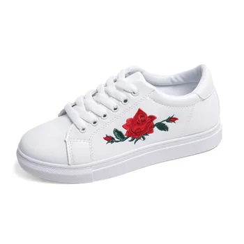 girls white sport shoes