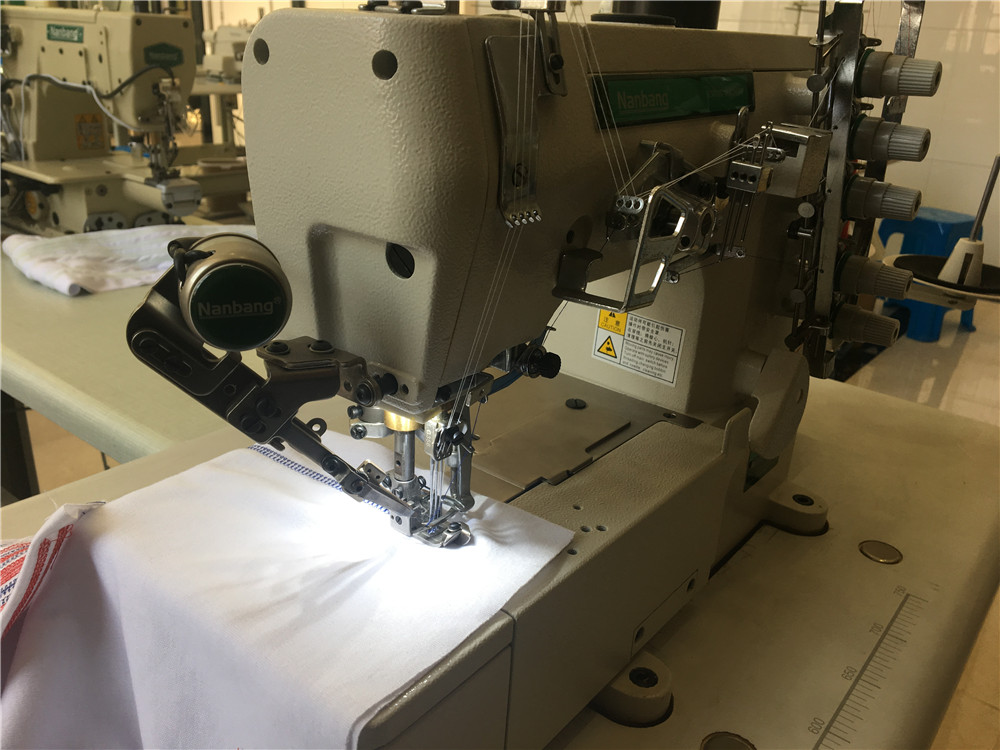 Industrial Automatic Flat Bed Interlock Sewing Machine For Tshirt