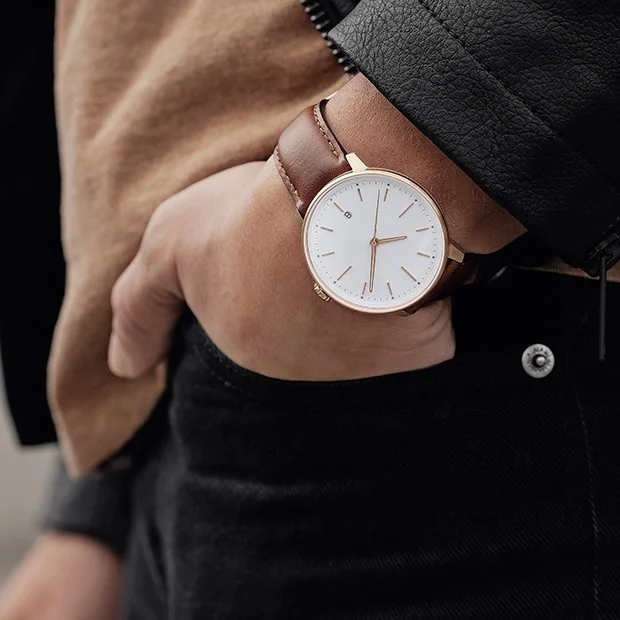 创意白色表盘男士手表与皮革表带男孩手表时尚 oem 在中国