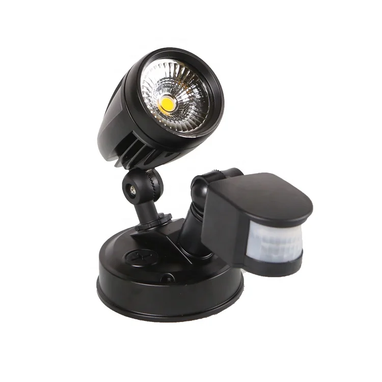 SAA Outdoor Single Head LED Flood Light with PIR Sensor