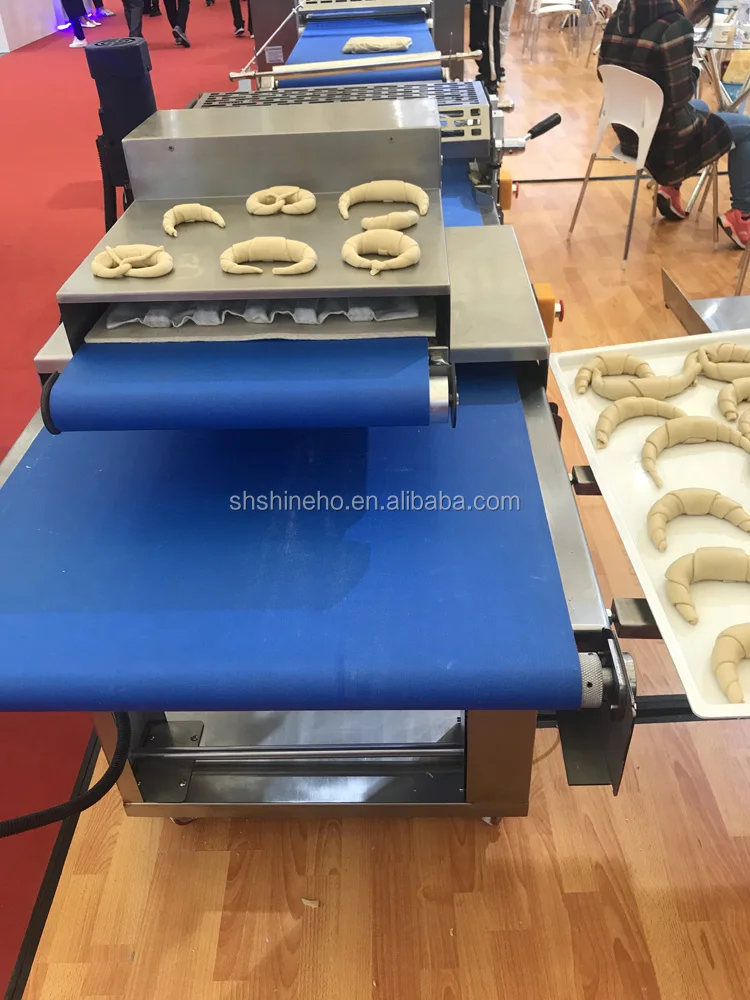 Professional Advance Easy Operation Automatic Croissant Dough Sheeter Croissant Cutting Rolling