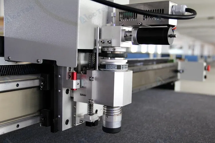 Computer Controlled Cnc Oscillating Knife Cutting Machine Cutting
