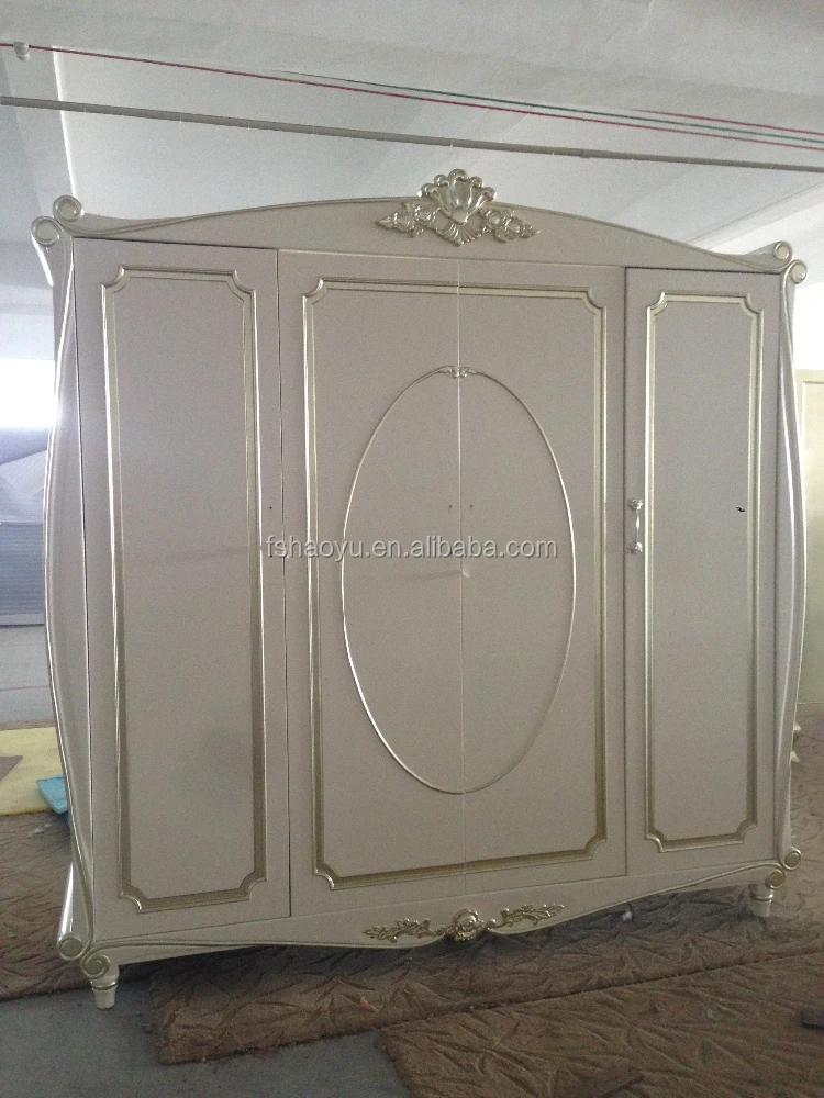 Elegante design di colore bianco camera da letto armadi, legno ...
