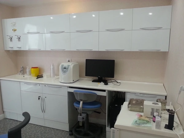 Storage Unit For Dental Clinic And Hospital With Shelf And