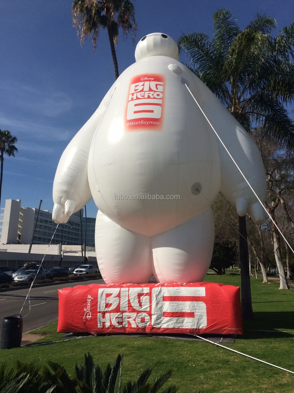 Hot Sell! Inflatable Stand Baymax Mascot Character/huge Inflatable