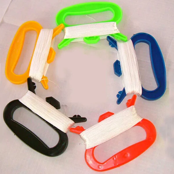 用塑料风筝手柄放风筝的线