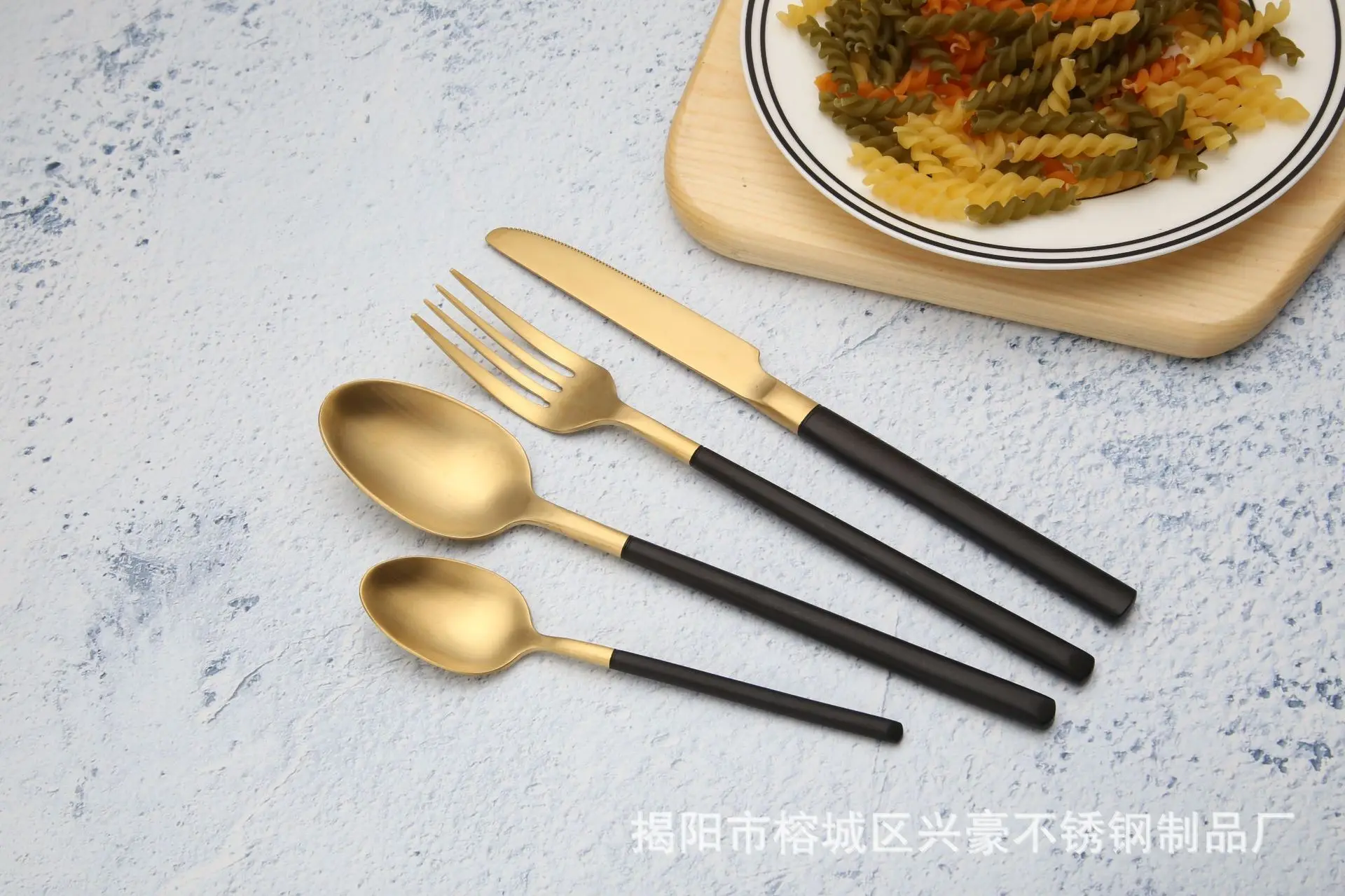 Luxury Gold Coated Titanium Plated Stainless Steel Flatware Set Fork Spoon Knife