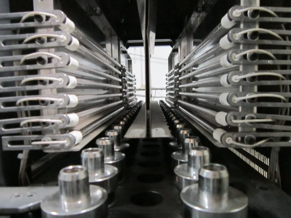 TNN-A2 full automatic blow molding machine-3.JPG