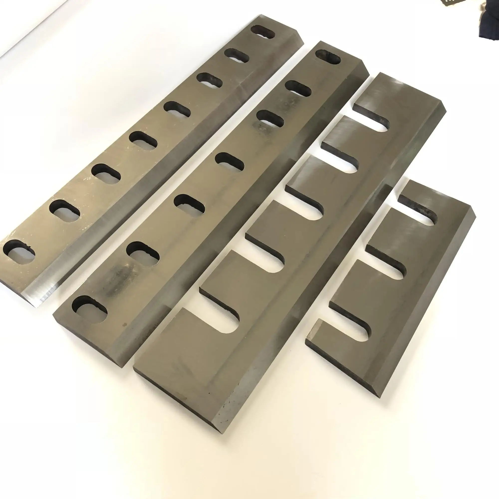 Waste Tire Recycling Shredder Blade Granulator Crusher Machine Plastic