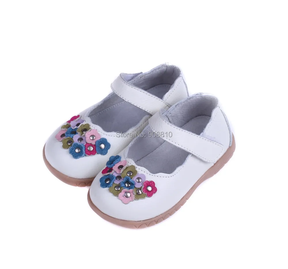 Small girl shoes Our big girls' shoes, little girls' shoes and slippers for girls stand out from the sea of children's shoes you have to choose from. With a range of machine-washable shoes and sandals, baby shoes made for first steps, and water-ready shoes made for land and sea, .