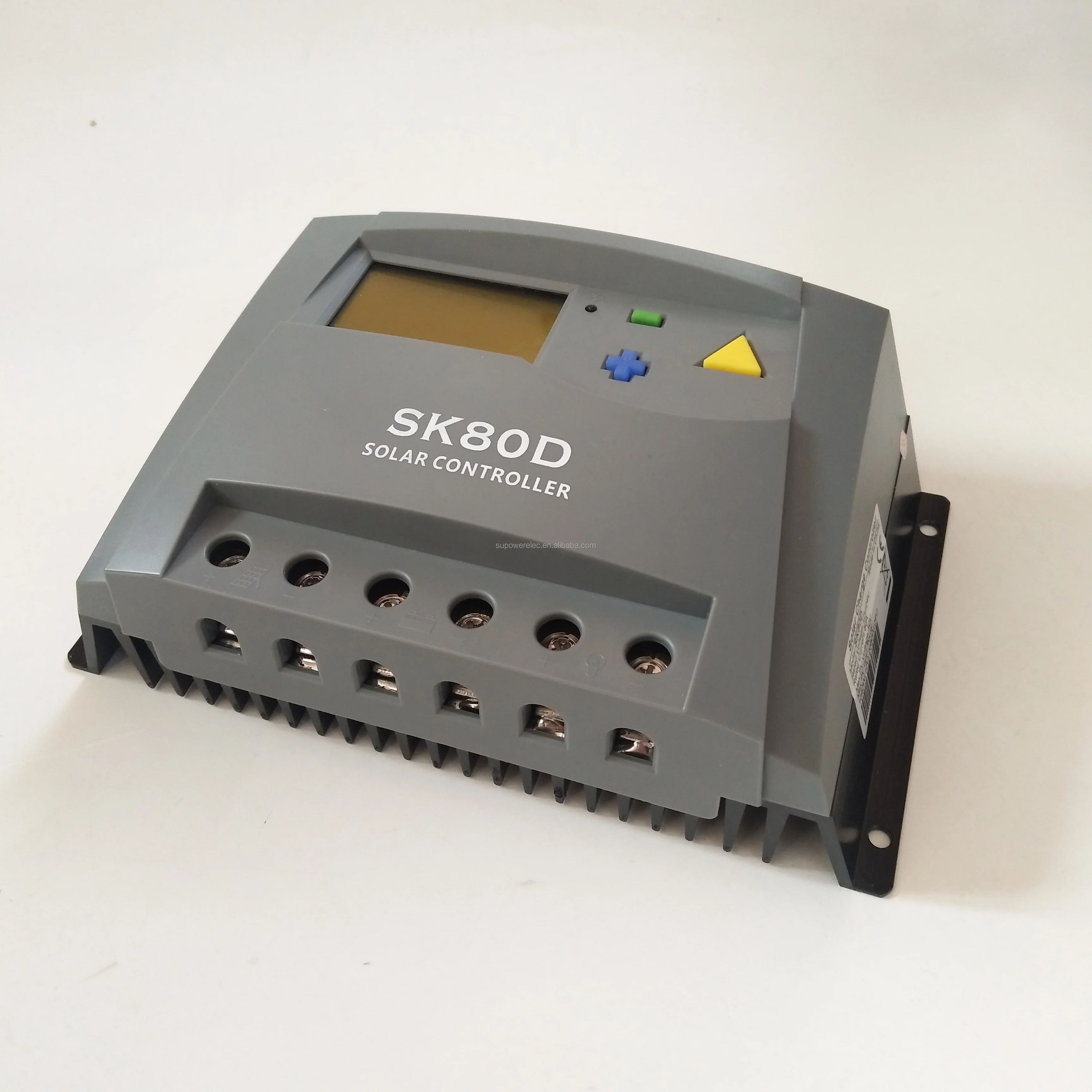 Factory Price 12v 24v Auto Sensing CE RoHS PWM Solar Charge Controller 80A