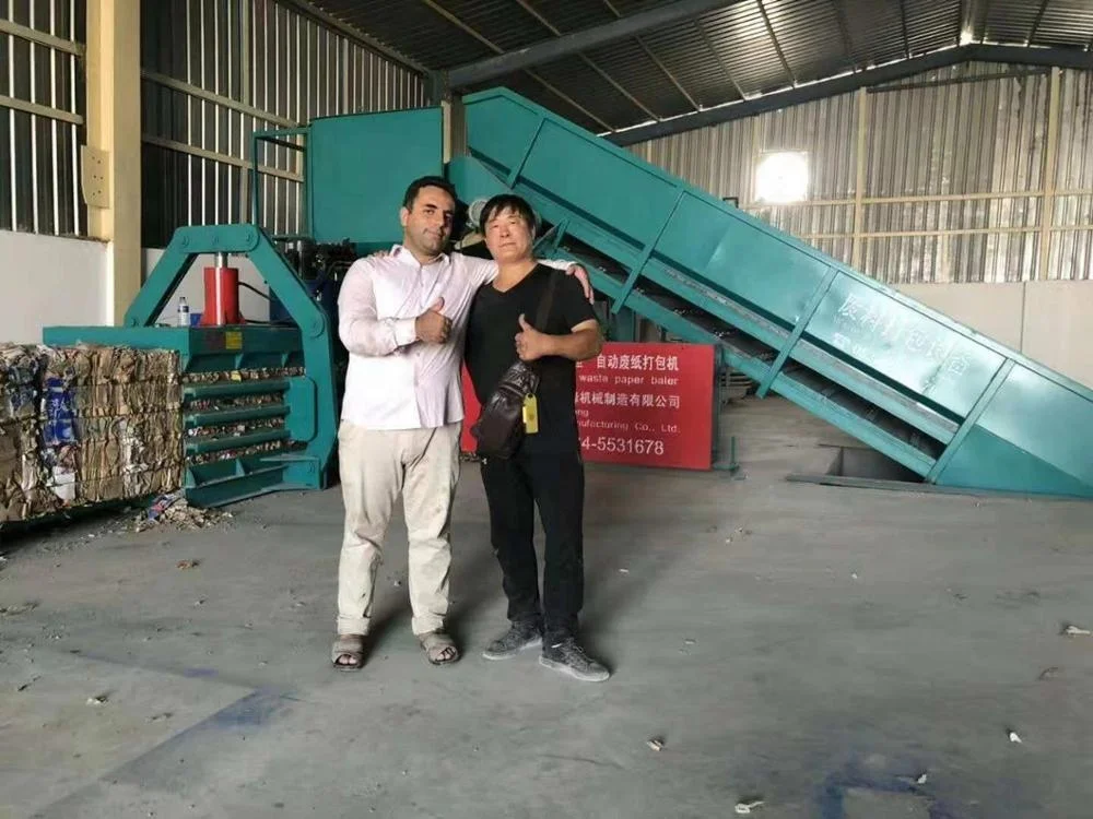 hydraulic hay baler