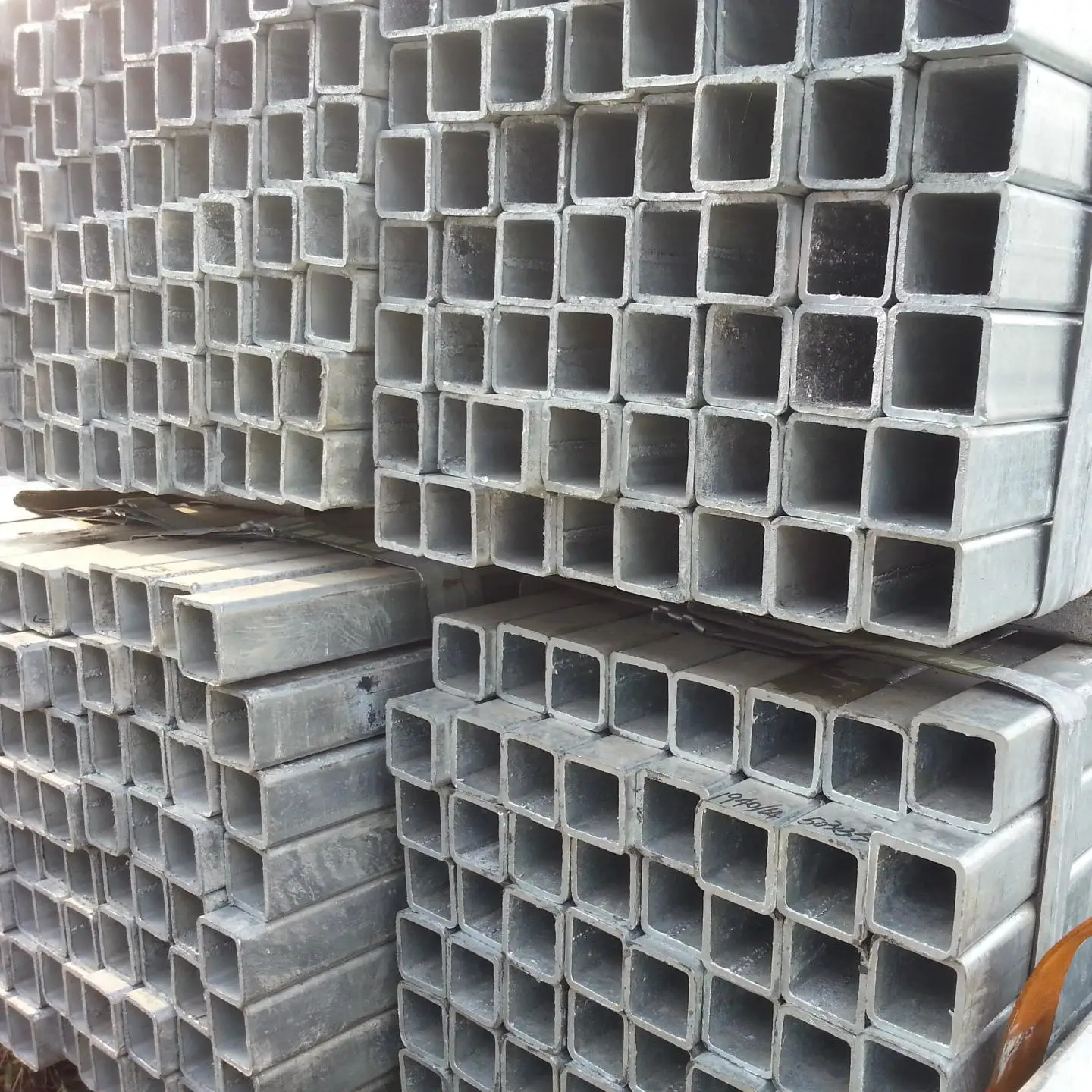 supply-bs1387-galvanized-square-tube-biggest-manufacturer-in-china