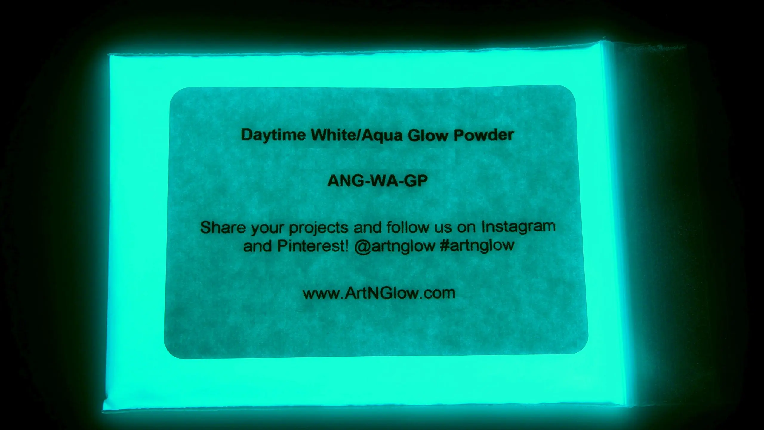 Glowing перевод. Aqua Glow Powder. Цвет Aqua Glow.