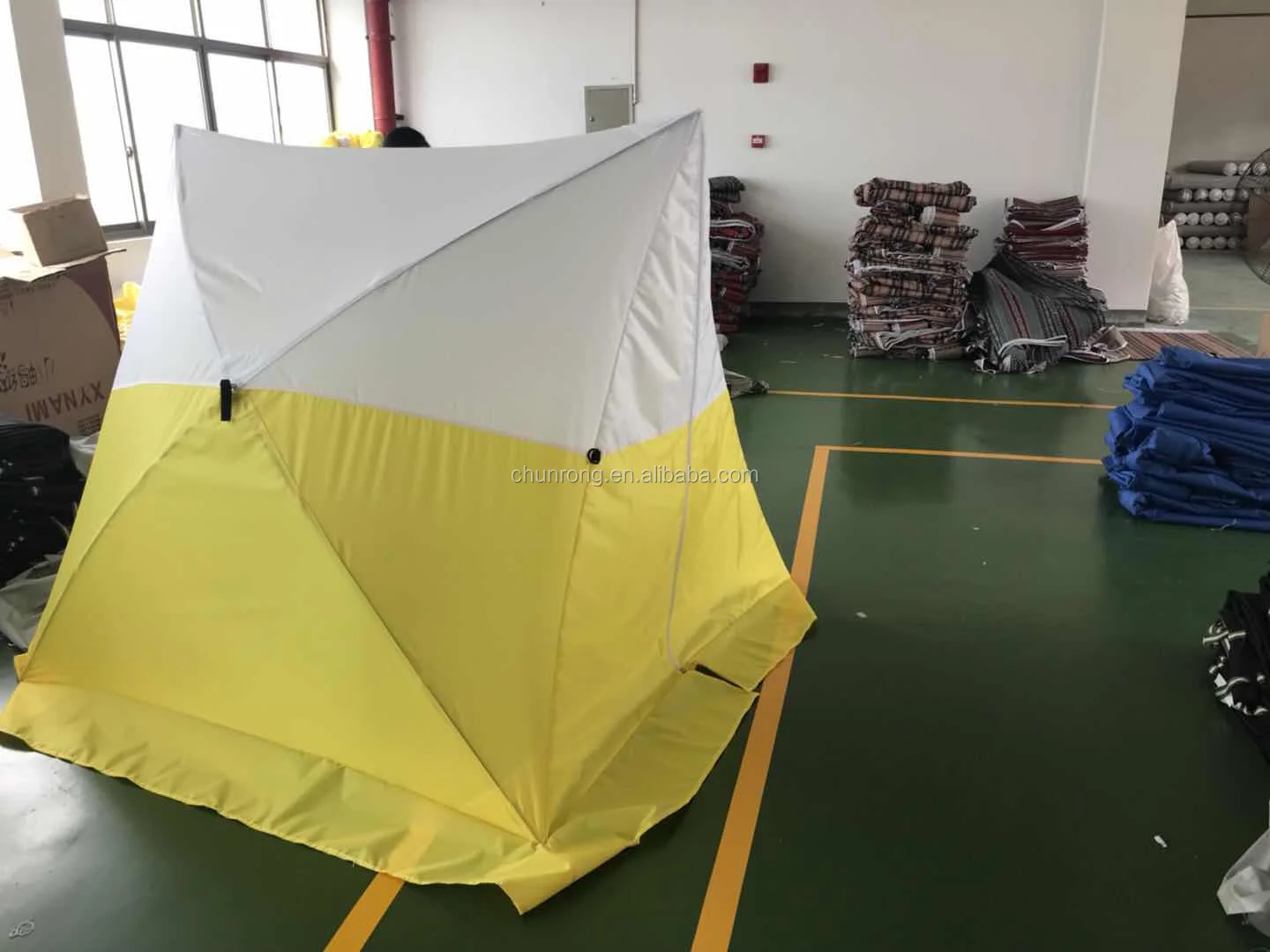 Outdoor Triangle Pop Up Work Tent Waterproof Onepiece Trench Tent