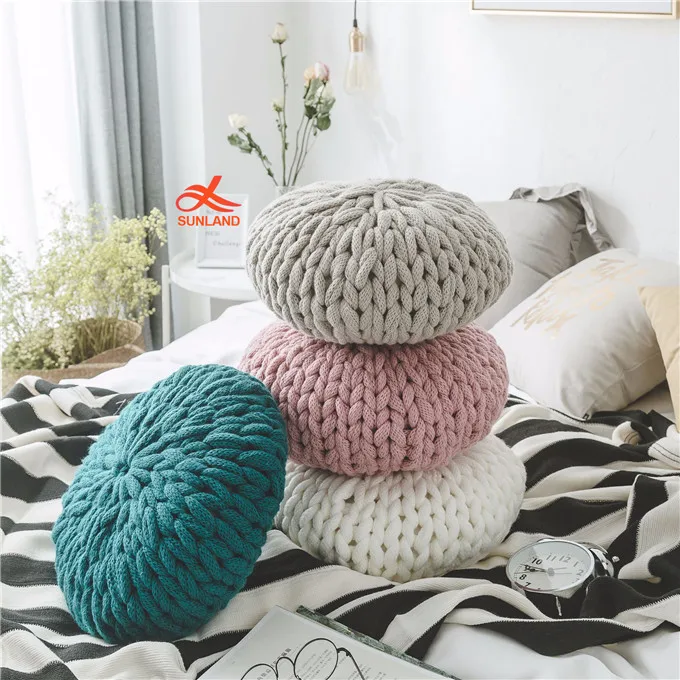 W9227 Knit Cozy Round Pillow Couch Super Chunky Giant Wool Yarn Hand