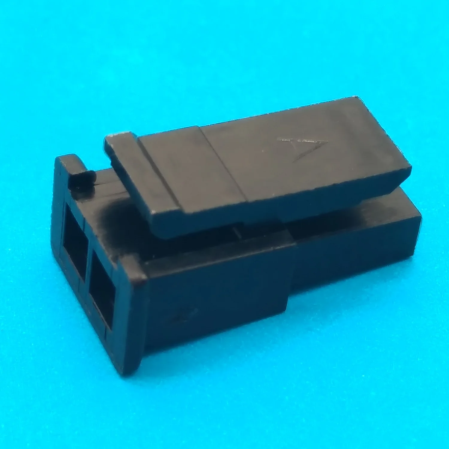 2 pin female molex connector