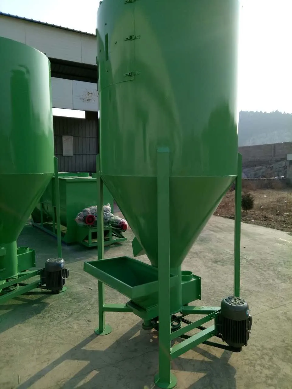Professional Industry Vertical Grain Mixer Chicken Feed Mixing And