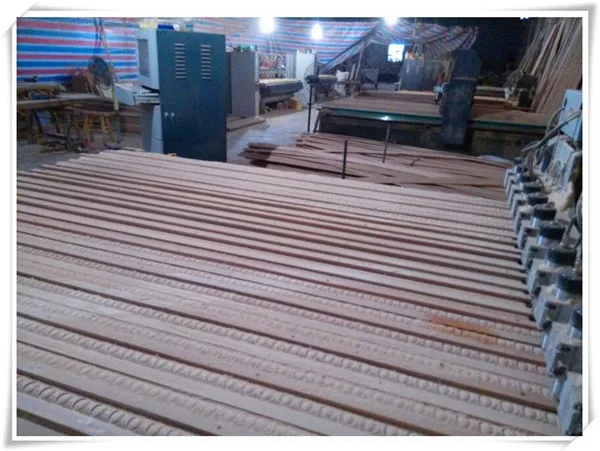 Carved wood crown molding skirting and architrave for wall and ceiling decoration