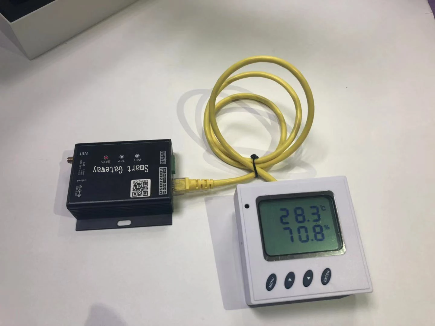Networking Room Use Digital Lcd Temperature And Humidity Meter Sensor