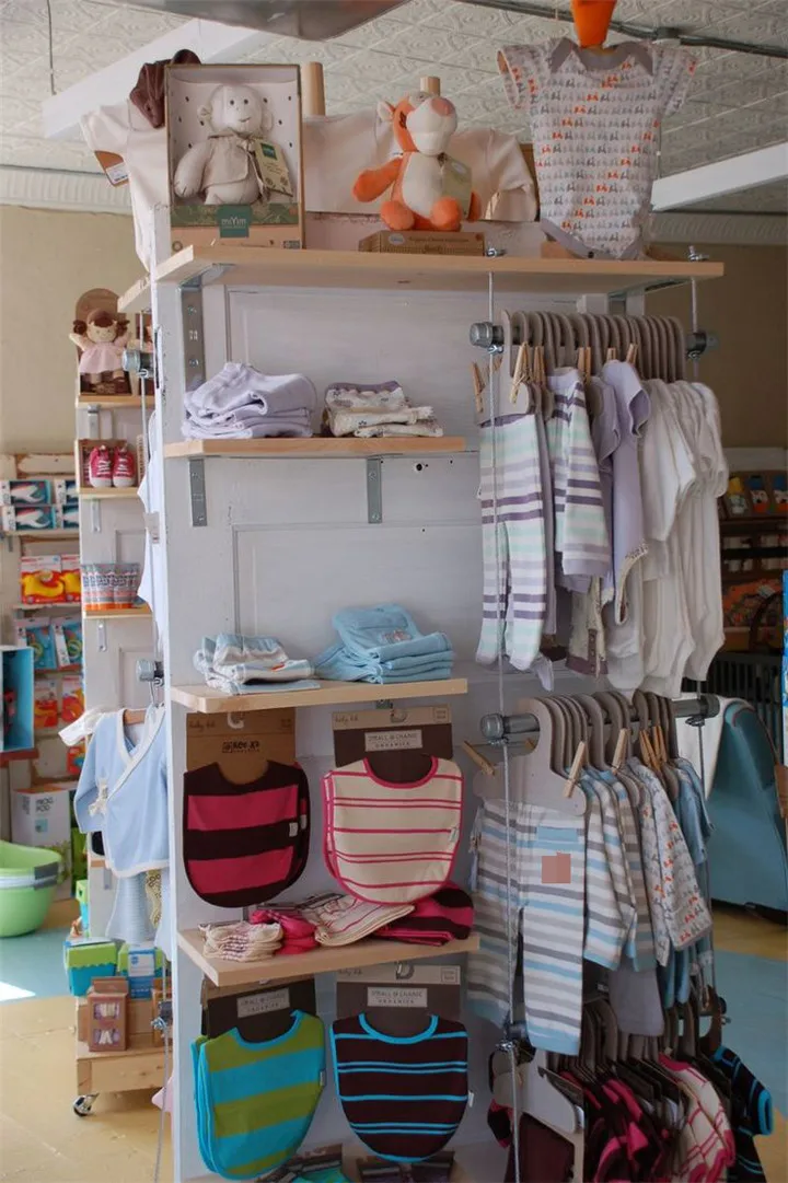 Baby Clothes Display – Partiedup