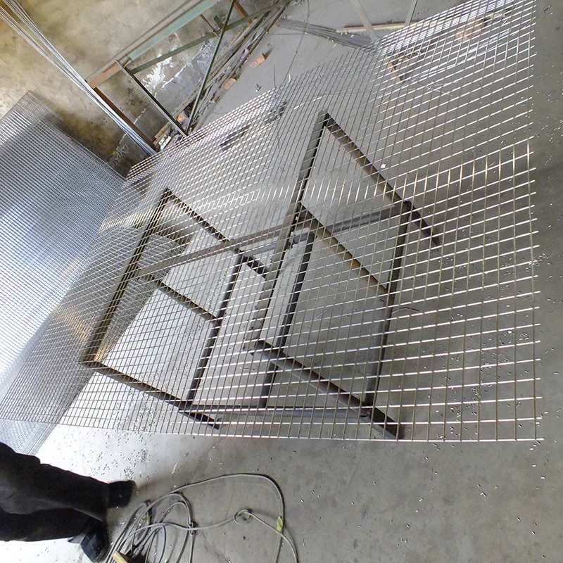 Strong 2x2 Welded Wire Mesh Fence Panels In 6 Gauge For Building 3 X Galvanized Strong 2x2 Welded Wire Mesh Fence Panels In 6 Gauge For Building 3 X Galvanized