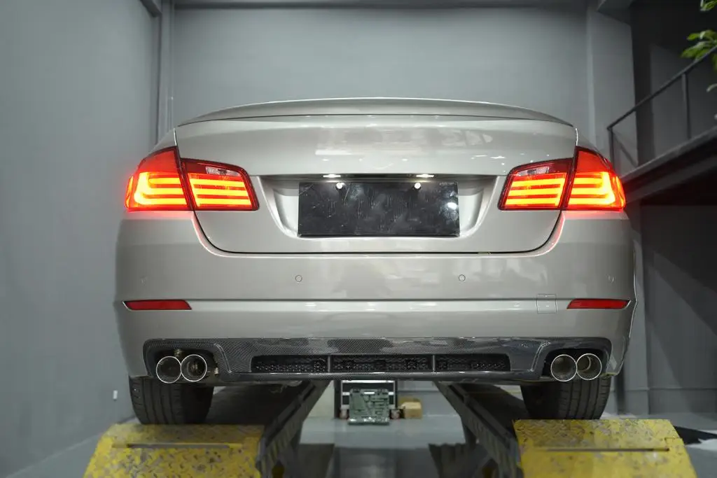 carbon fiber rear bumper lip diffuser For BMW 5 series F10
