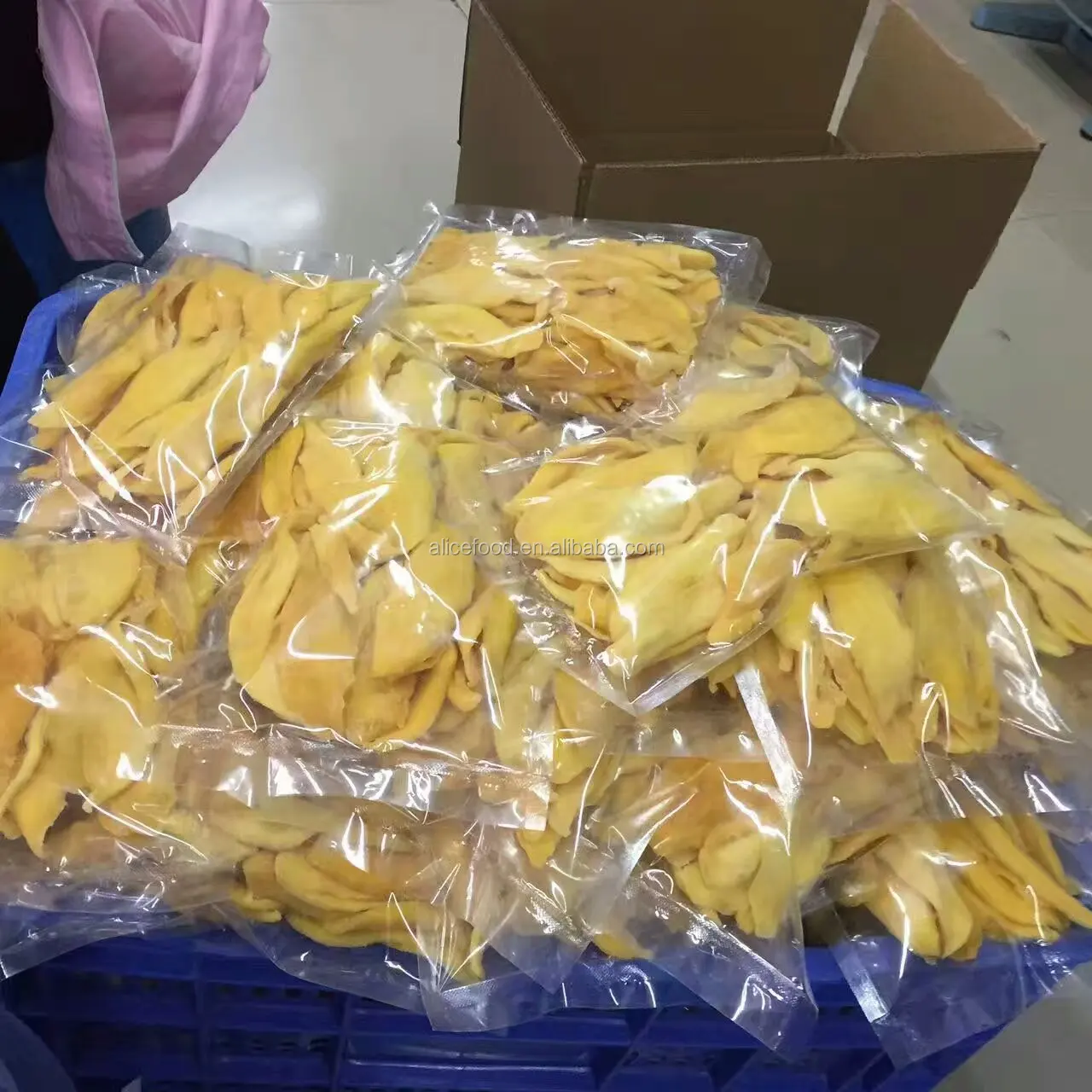 dried mango with package