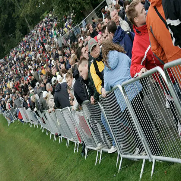 Red_Bull_Air_Race_Crowd_Metal_Barrier_Fence_A8V3070__.jpg