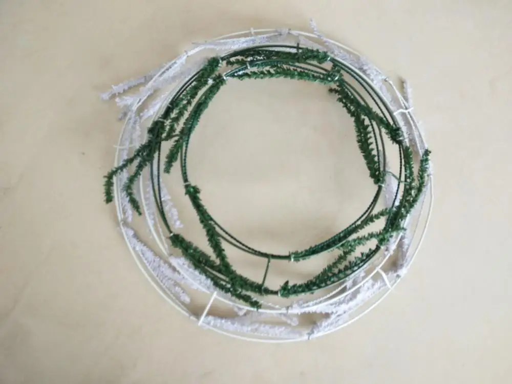 36-inch-xmas-heart-shaped-extra-large-wire-living-wreath-forms