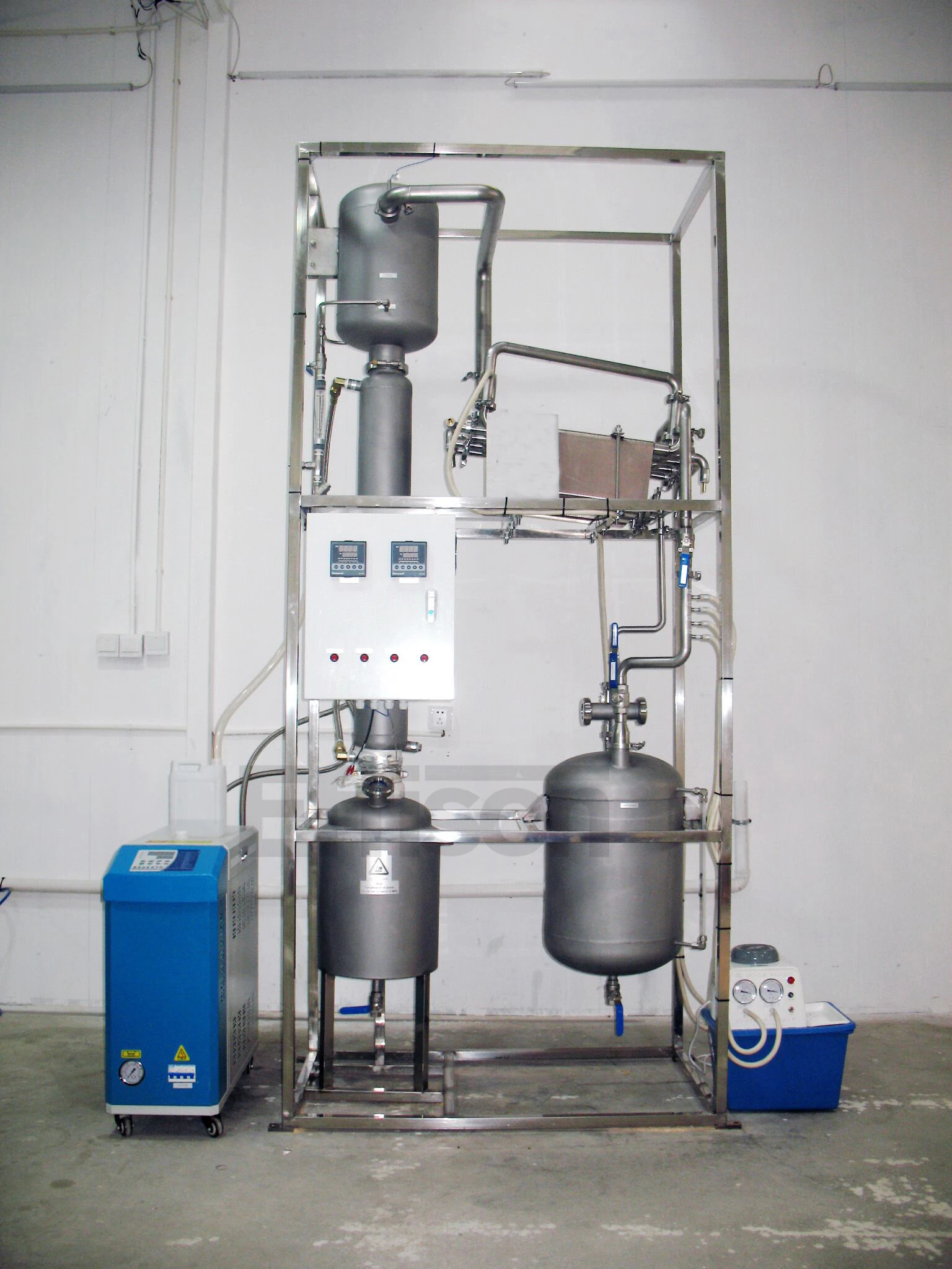 falling film evaporator.jpg