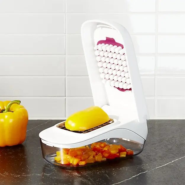 Vegetable Chopper With Easypour Opening Peelers & Choppers