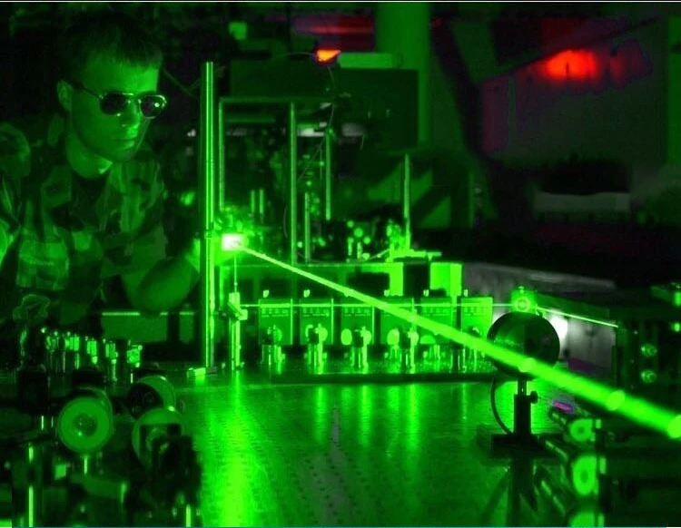 Mini convenient pen clip green light laser pointer for wild