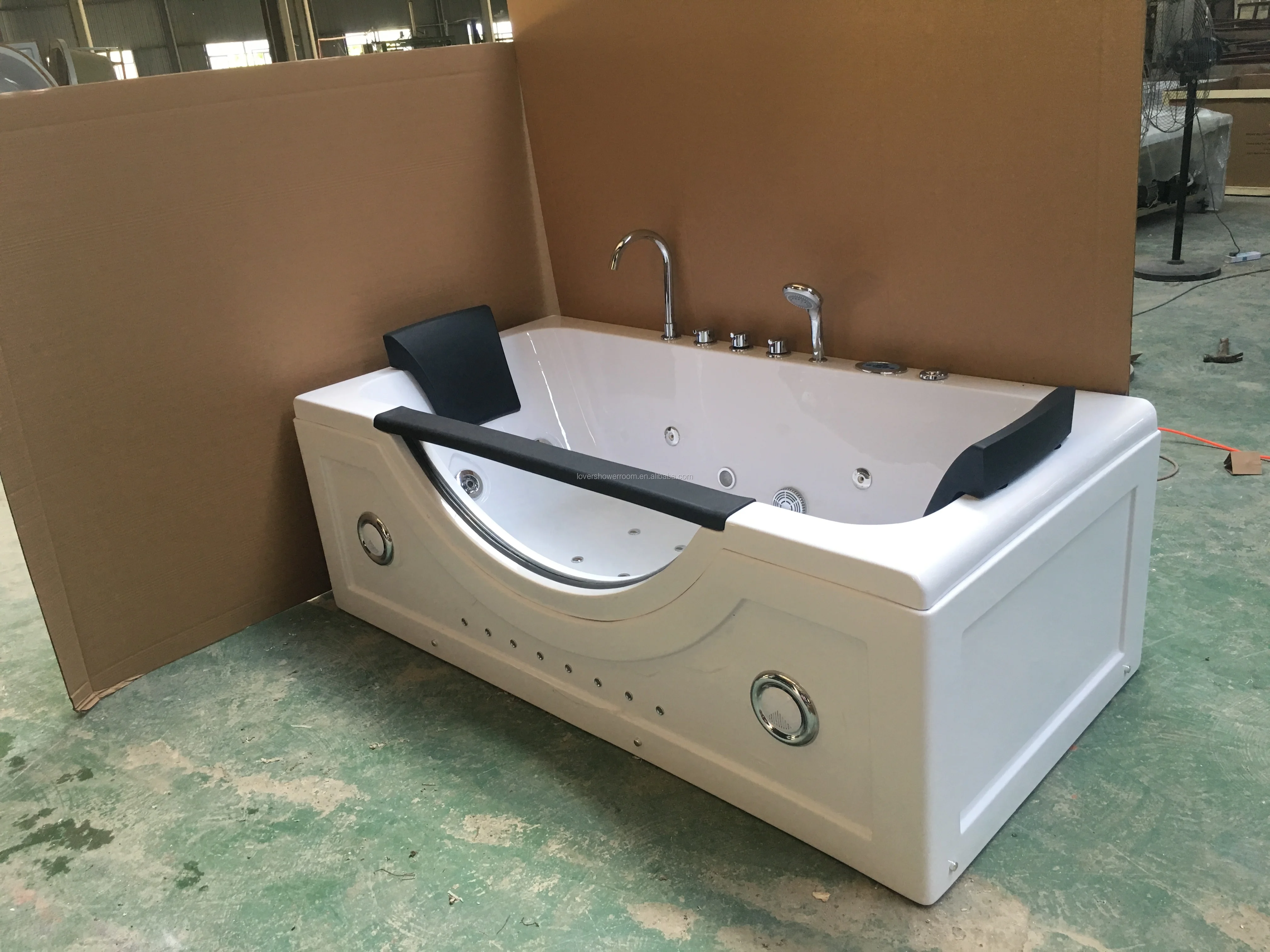 Pinghu Manufacturer 2 Double Whirlpool Bathtub1800 Ce Whirlpool Bath