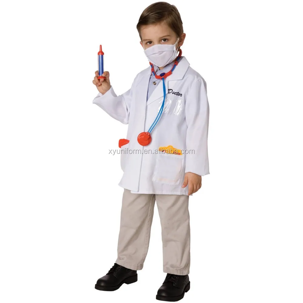 Дети играют в врача
