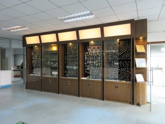 zhongshan custom crafts co., ltd.