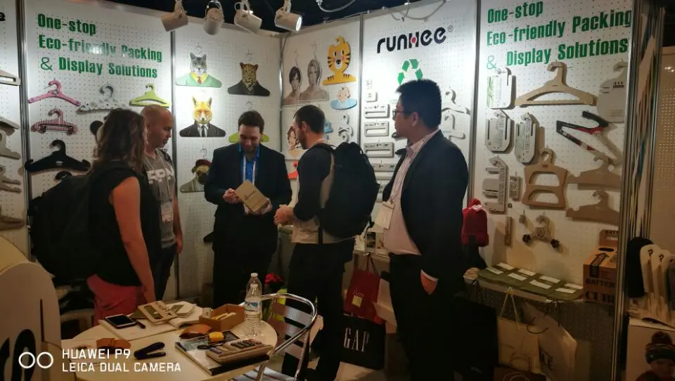 Cute Design Pet Clothing Hanger Paper Cardboard Clothes Hangers