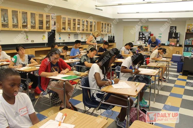 School Student Desk and Chair Fixed Child Bed Room Furniture Set Environmental Wooden Study Table Chair Designs