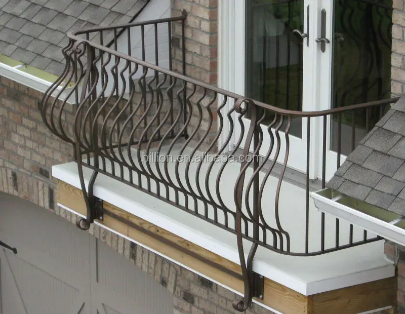 wrought-iron-fence-balcony-design