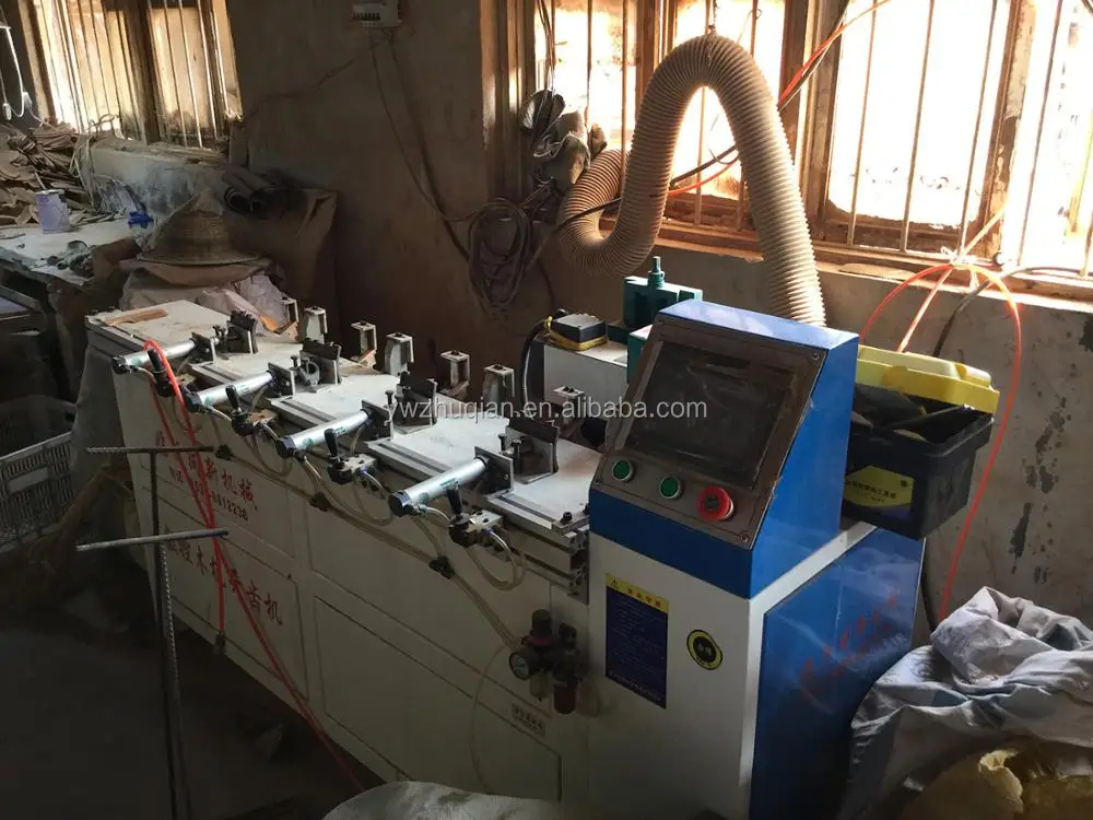 Hot selling wholesale children's toys wooden animal slingshot hunting slingshot rubber