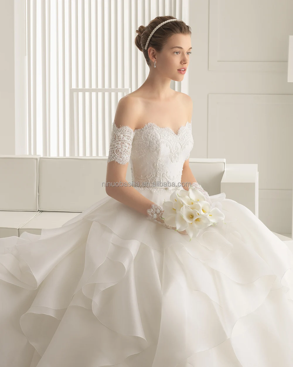 Gorgeous 2015 Sweetheart Lace Bodice Ruffled Organza Skirt Long Ball Gown Wedding Dress With Lace Jacket Custom Made NB1032
