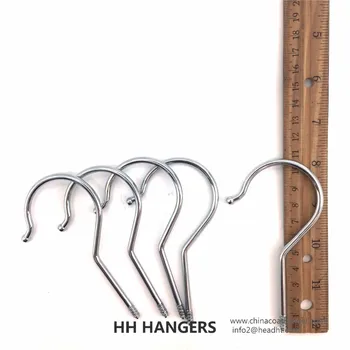 clothes hanger with hooks