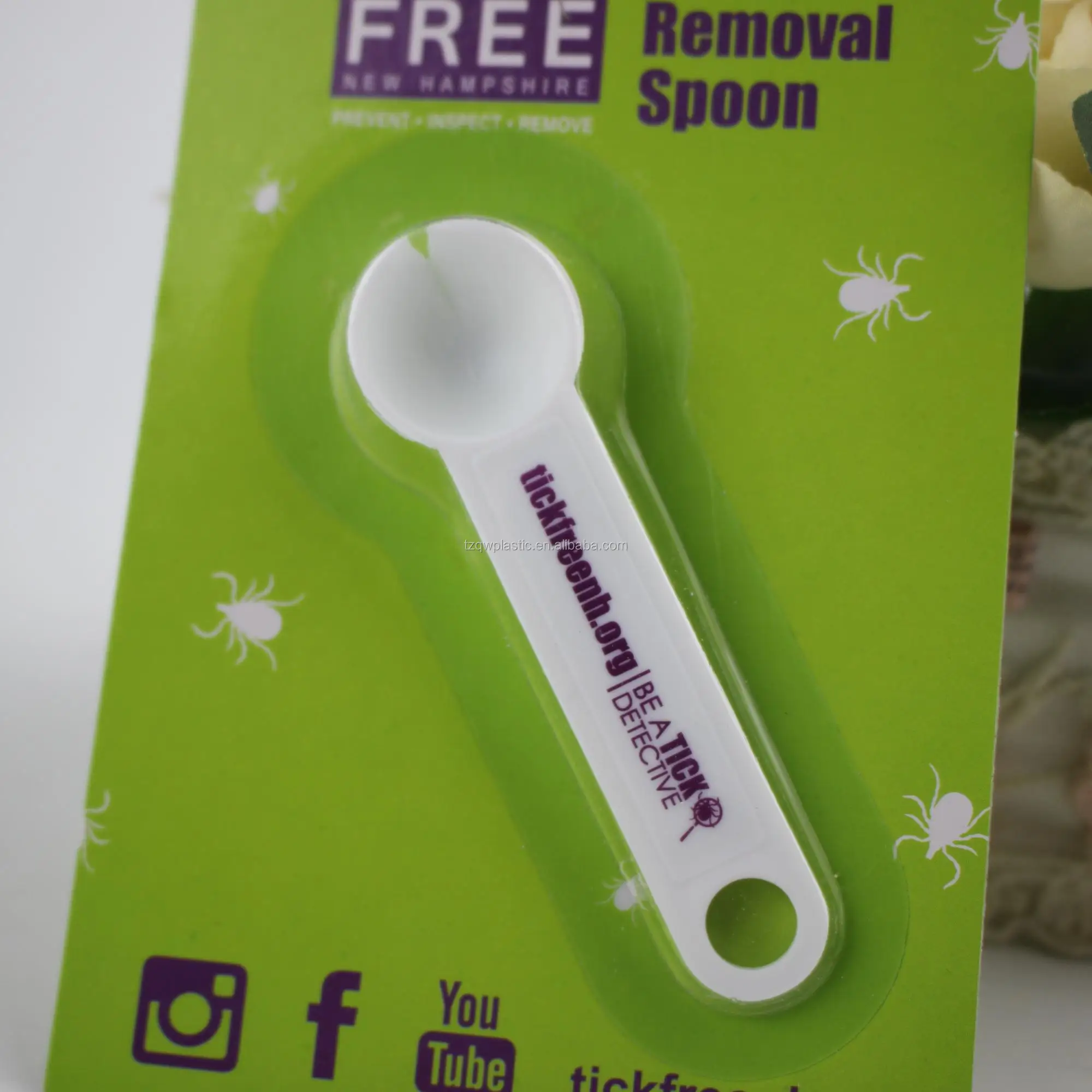 2018 News Spoon Shape Tick Remover Cheap Dog Tick Remover Plastic Pet